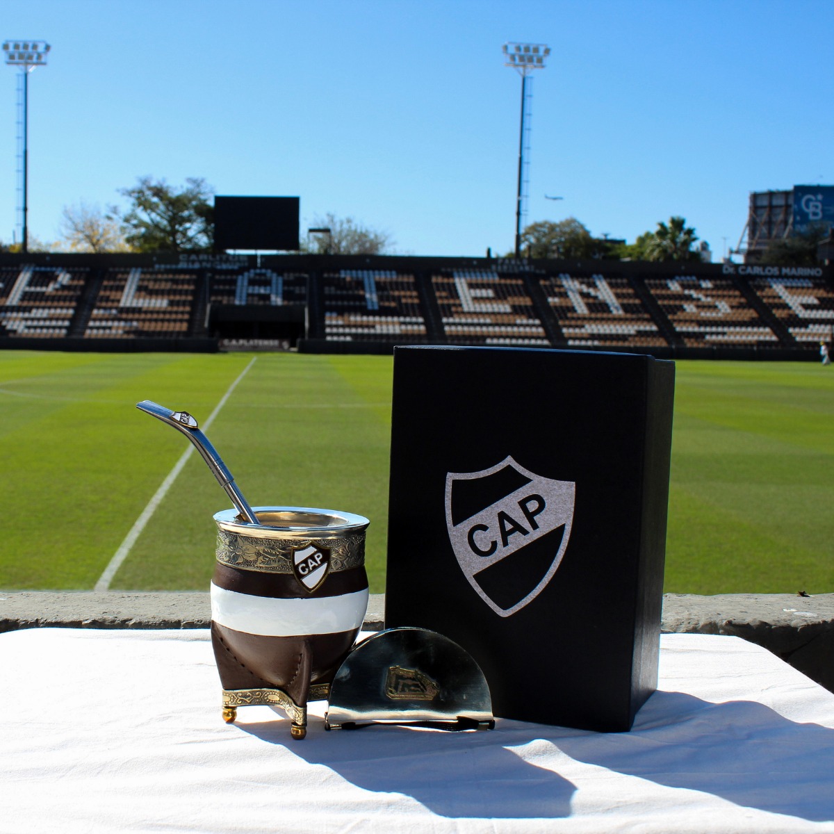 Mate Calabaza Escudo a Color + Tapa del Estadio + Base metalica - Imagen 3